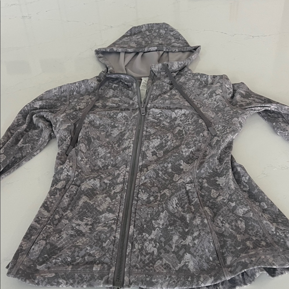 Lululemon Athletica Gray Patterned Jacket